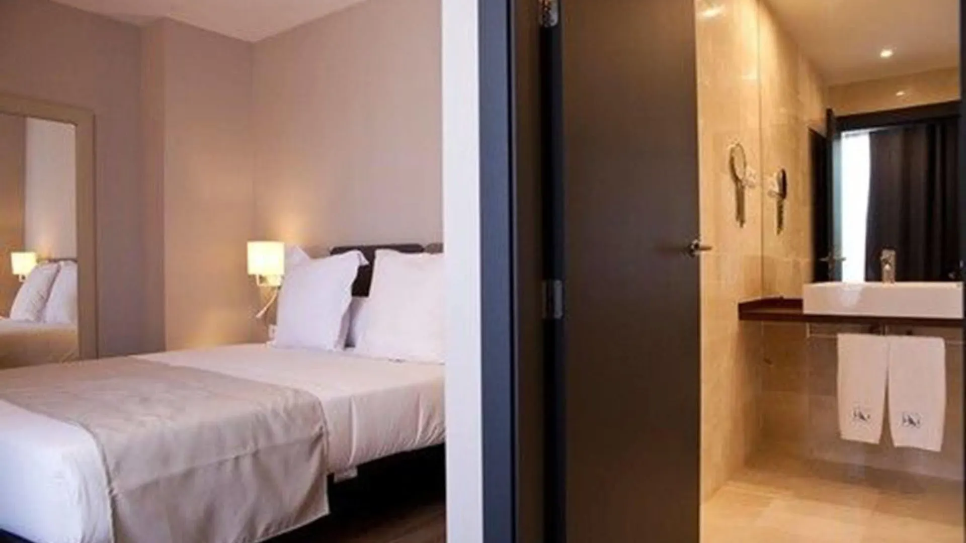 May Ramblas Hotel